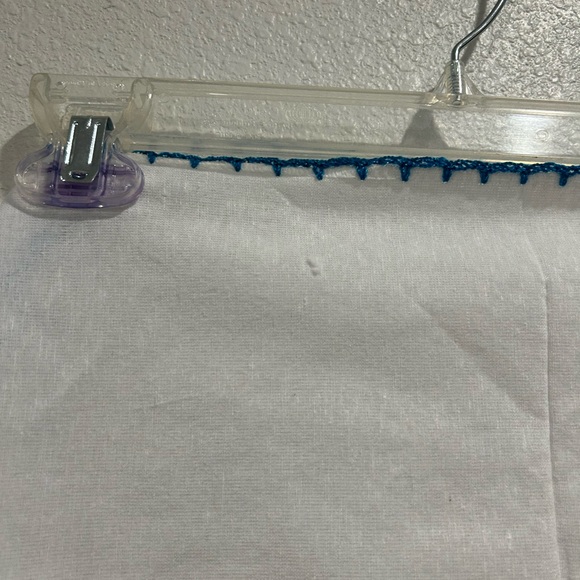 Handmade embroidered handkerchief, blue flowerand a blue crocheted edge NEW - Picture 4 of 8